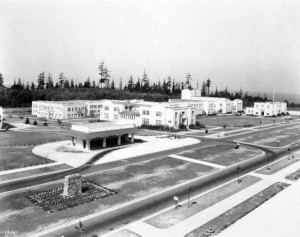 The Bus Stop, Main Mall, 1929. UBC Archives.